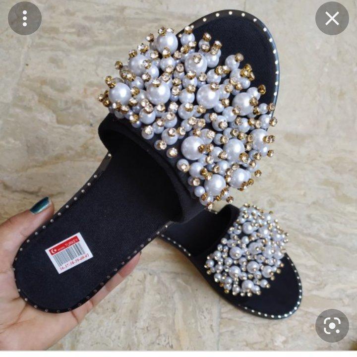 دمپایی مروارید دوزی شده زنانه